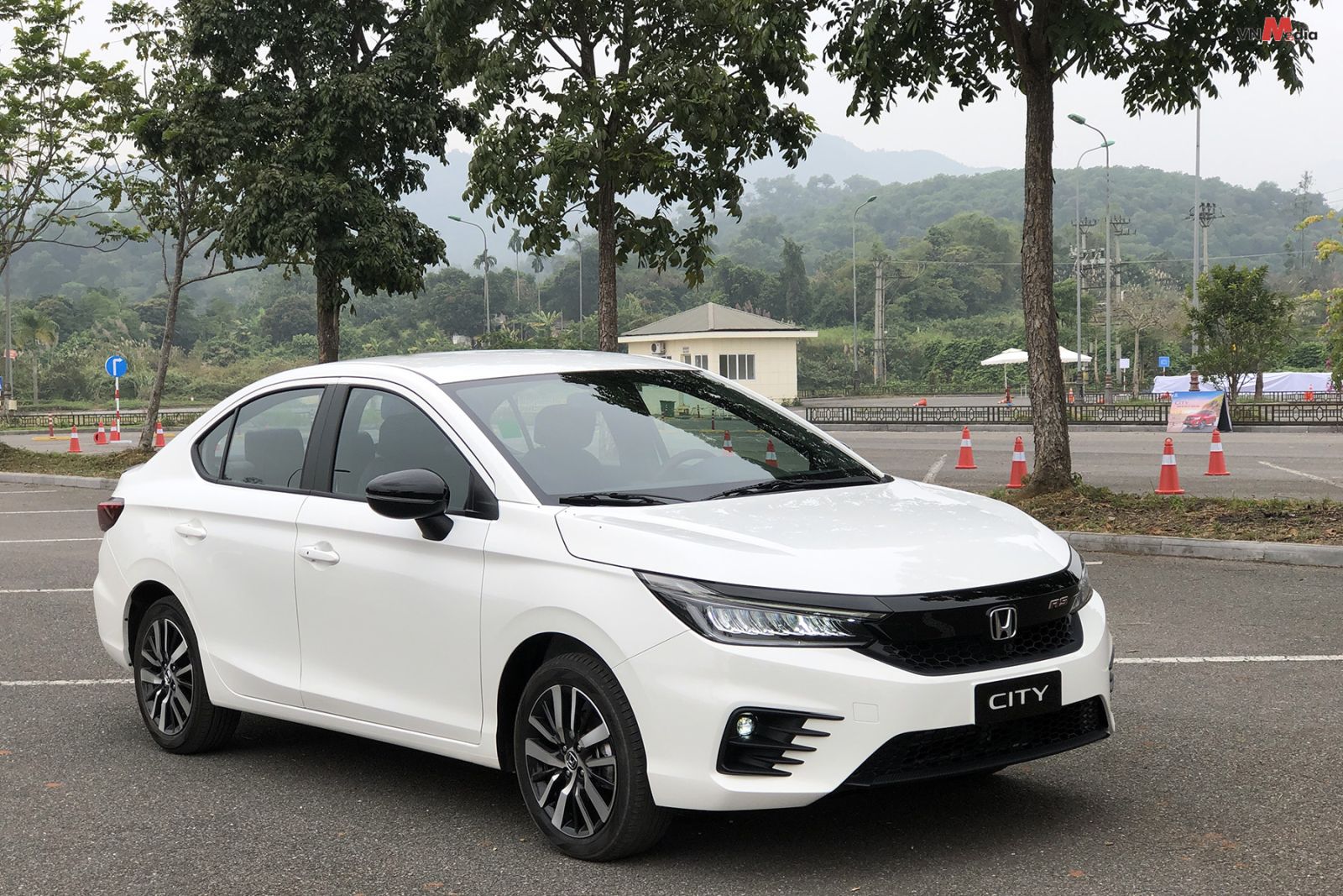 Xe 4 chỗ đời mới, nội thất sang trọng – luôn sẵn sàng phục vụ 24/7