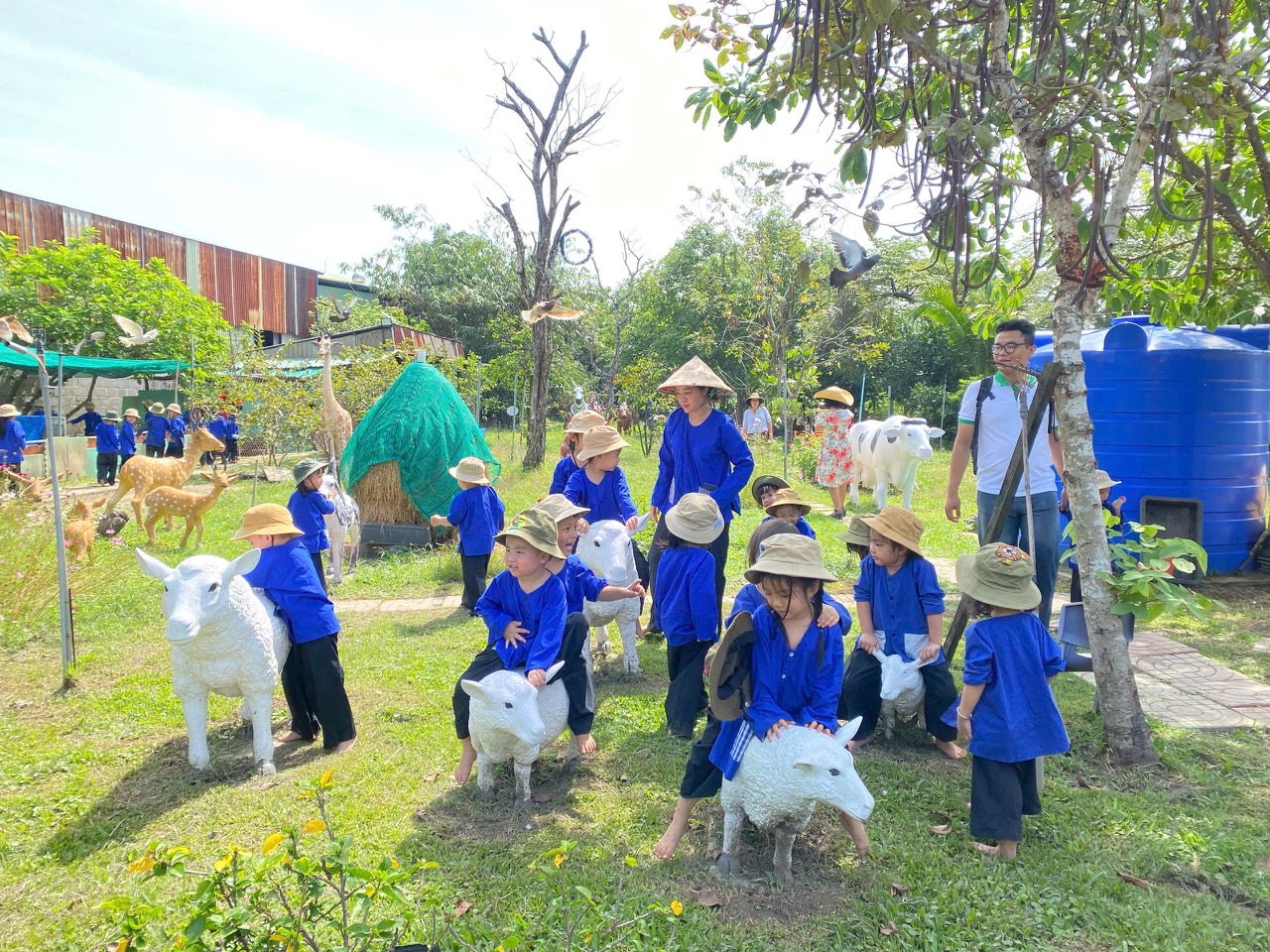 Tương tác với các loại thú cưng: Cừu, Dê, Gà, Vịt, Thỏ