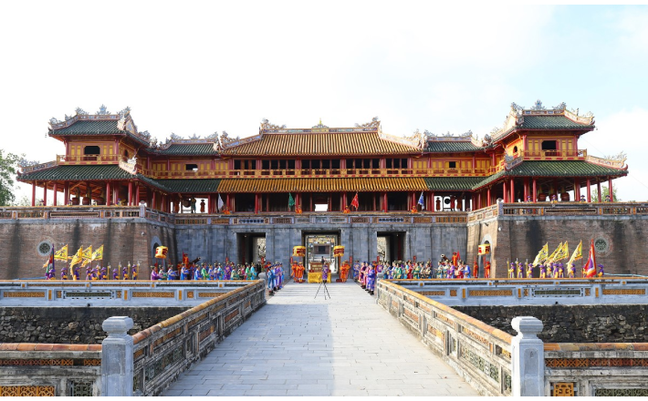 Tour Huế - Lăng Cô - Đầm Lập An - Kinh Thành Huế